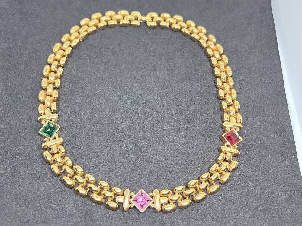 VINTAGE SWAROVSKI SWAN STAMP CRYSTAL/GOLD TONE PARURE STYLE NECKLACE ~ 16 in